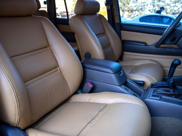 Toyota-Land-Cruiser-1996-SUV-10