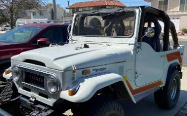 Toyota-Land-cruiser-1972-White-12
