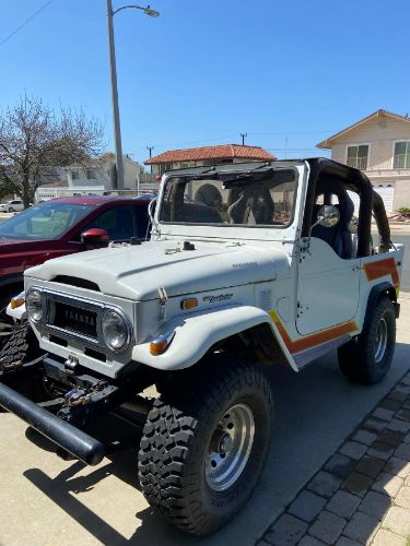 Toyota-Land-cruiser-1972-White-12