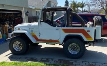 Toyota-Land-cruiser-1972-White-13