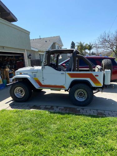 Toyota-Land-cruiser-1972-White-13