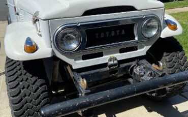 Toyota-Land-cruiser-1972-White-3