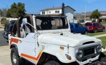Toyota-Land-cruiser-1972-White