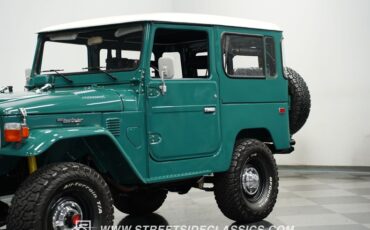 Toyota-Land-cruiser-1983-Green-Black-25