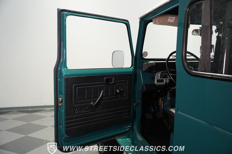Toyota-Land-cruiser-1983-Green-Black-37