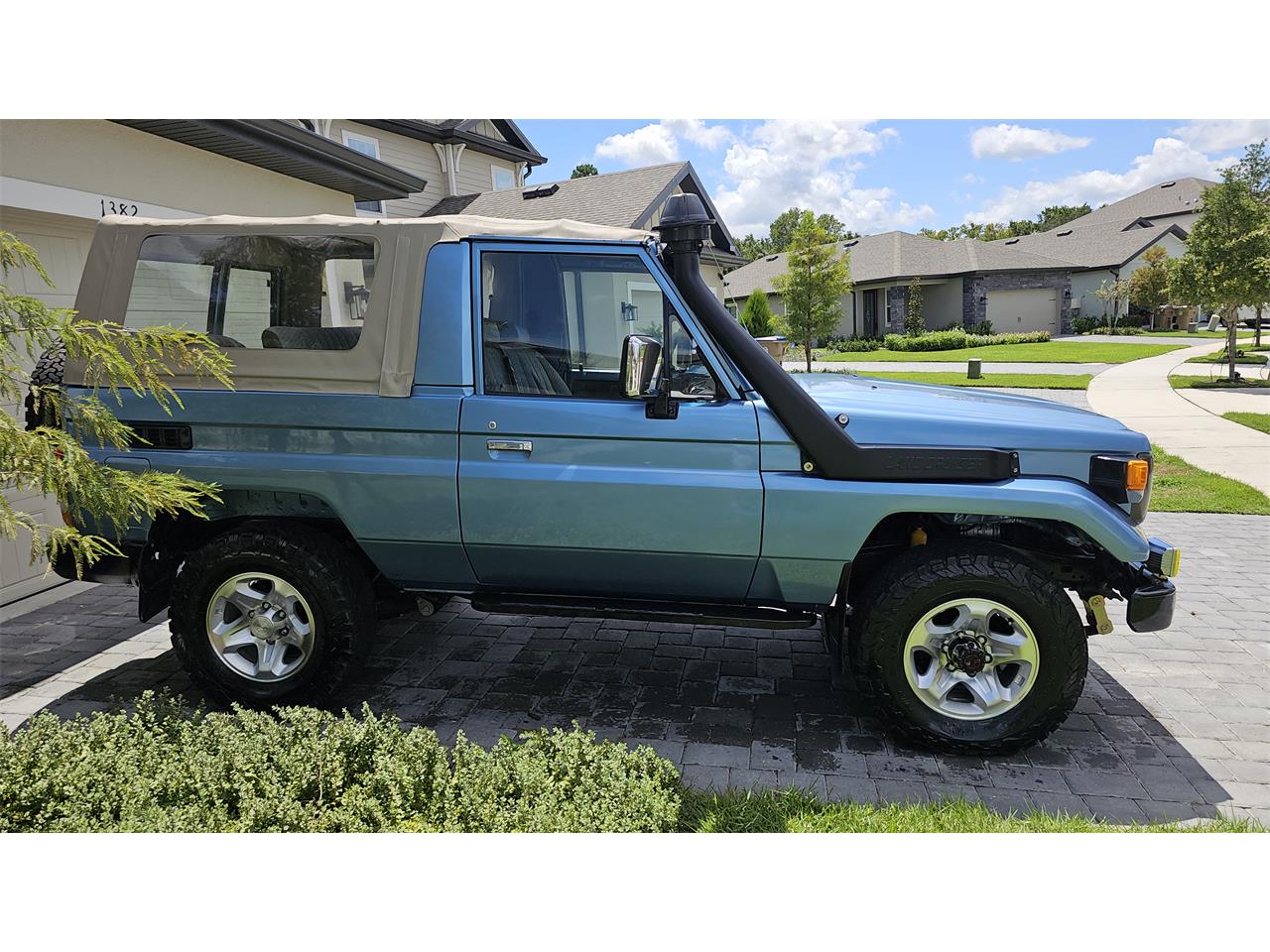 Toyota-Land-cruiser-1994-Metalized-Blue-GrayOriginal-Cloth-12