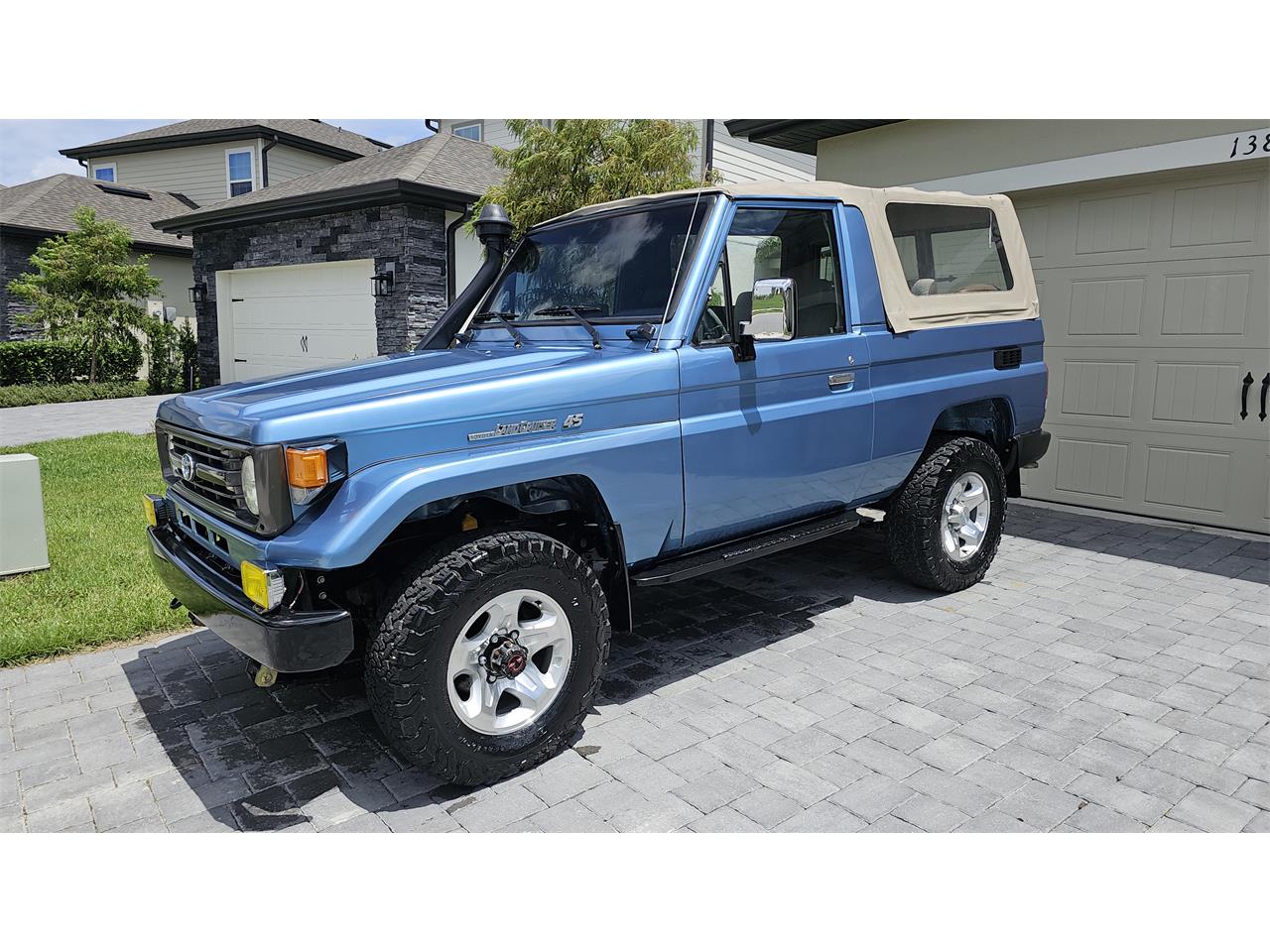 Toyota-Land-cruiser-1994-Metalized-Blue-GrayOriginal-Cloth-3