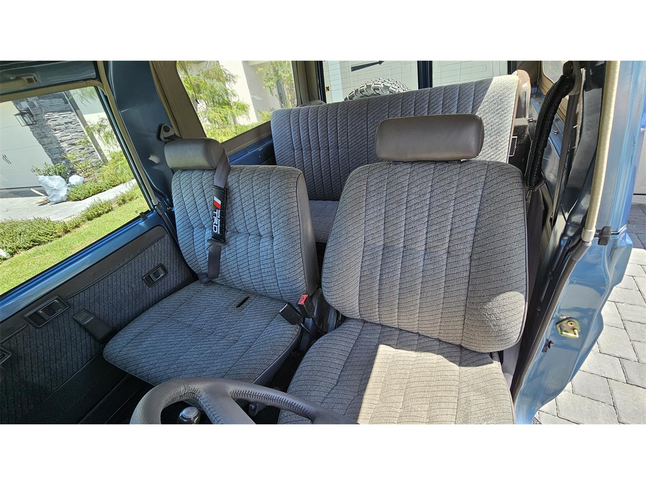 Toyota-Land-cruiser-1994-Metalized-Blue-GrayOriginal-Cloth-32