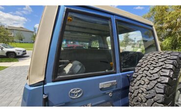 Toyota-Land-cruiser-1994-Metalized-Blue-GrayOriginal-Cloth-5