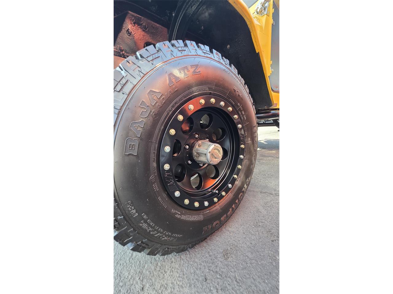 Toyota-Land-cruiser-fj40-1967-Yellow-Black-47