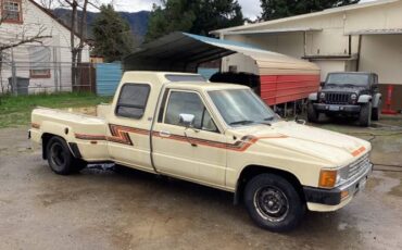 Toyota-Other-1986-Yellow-2