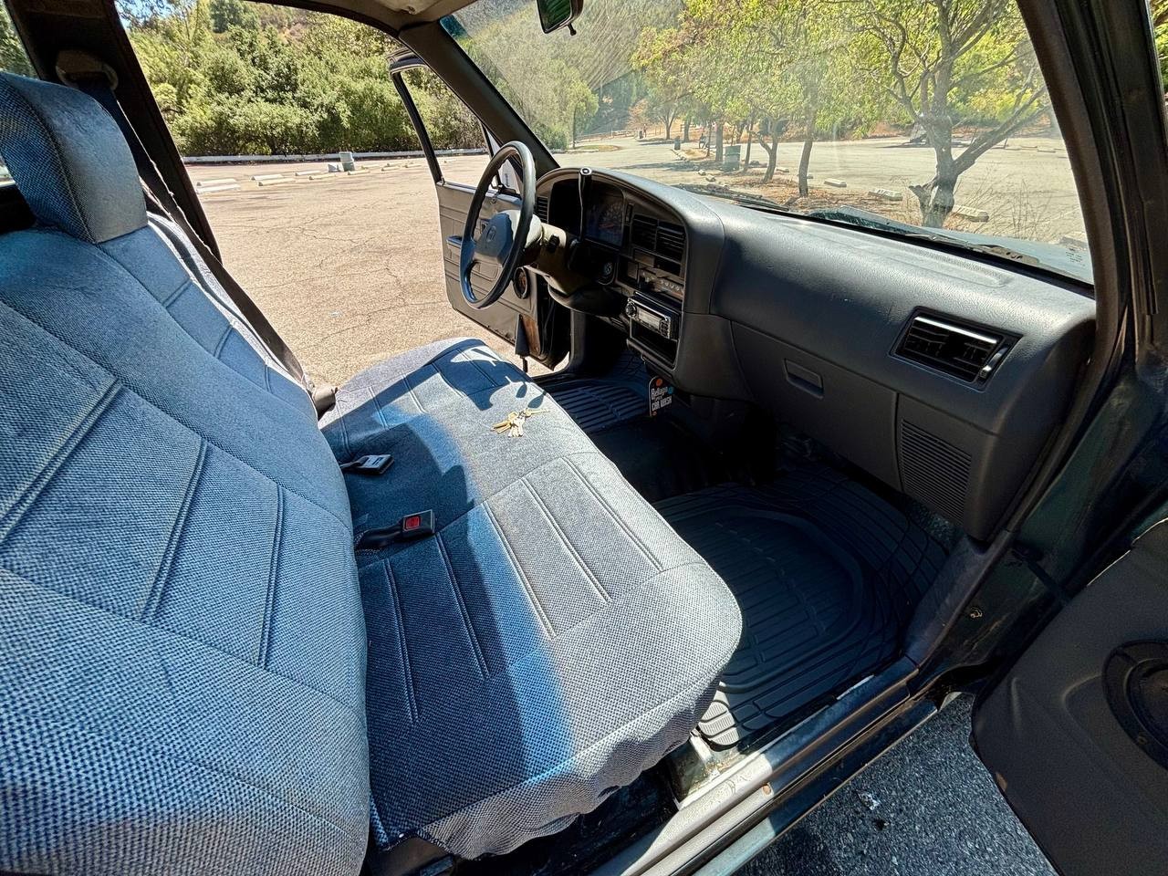 Toyota-Other-1994-Standard-Cab-Pickup-2