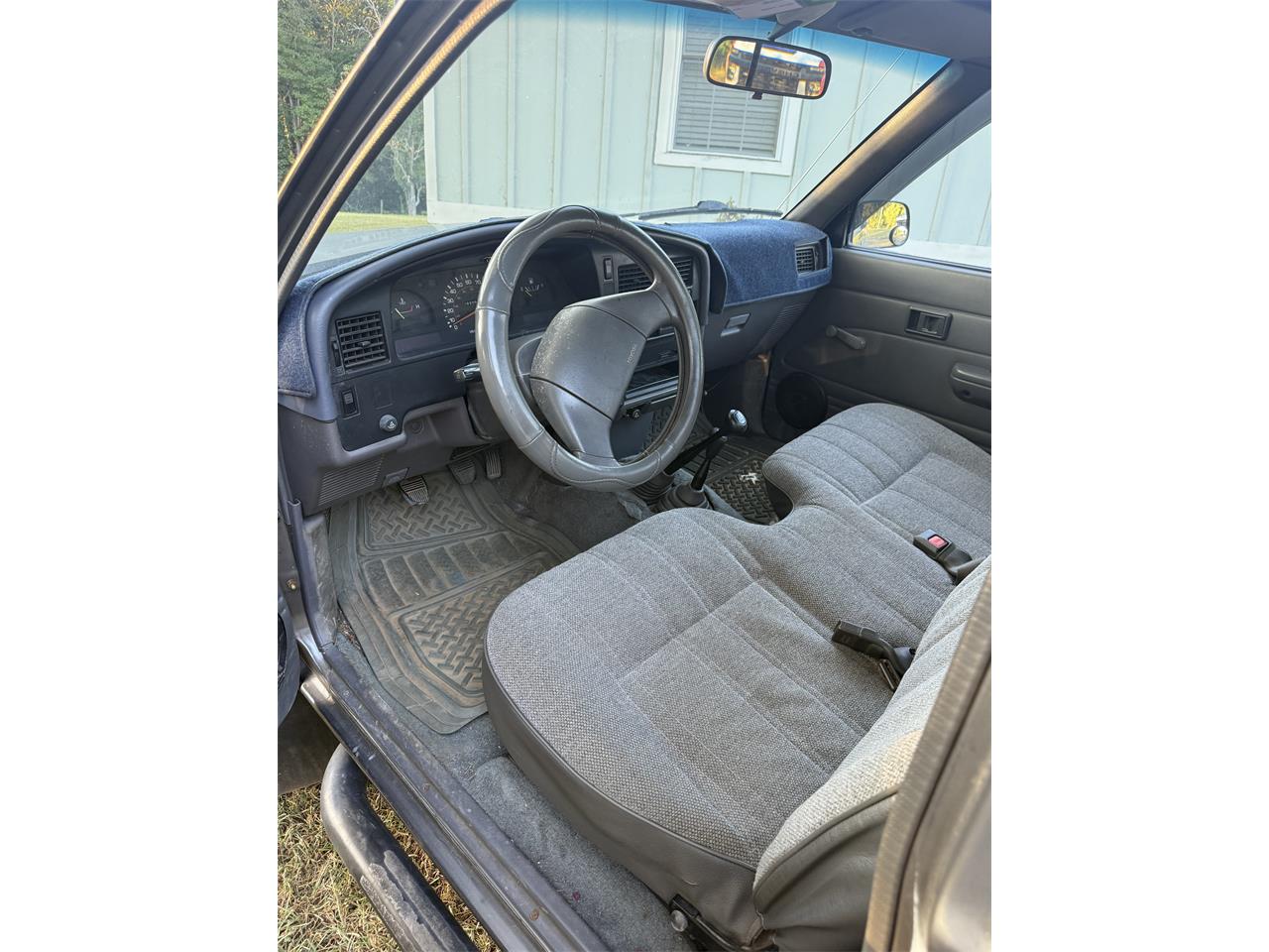 Toyota-Pickup-1989-Grey-Grey-3