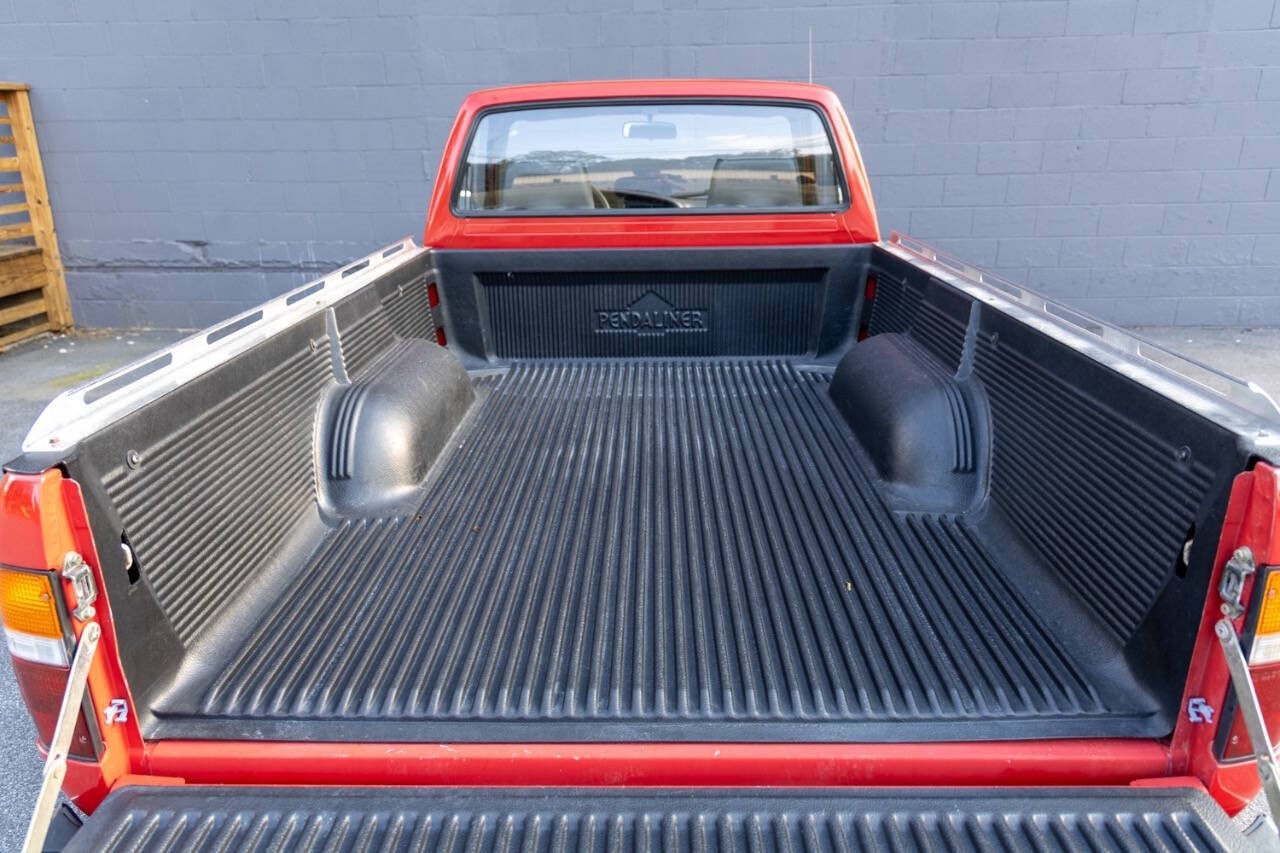 Toyota-Pickup-1992-Pickup-Truck-15