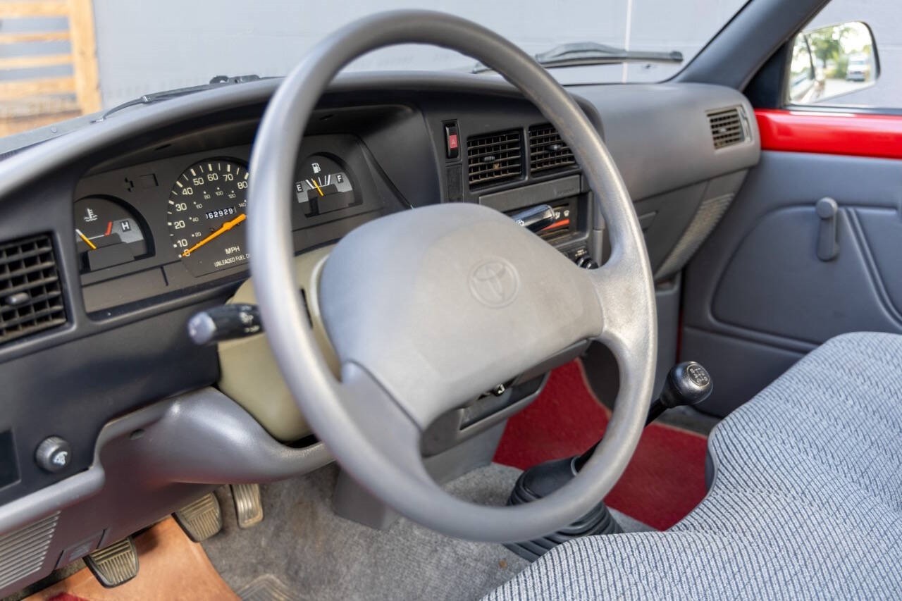 Toyota-Pickup-1992-Pickup-Truck-6