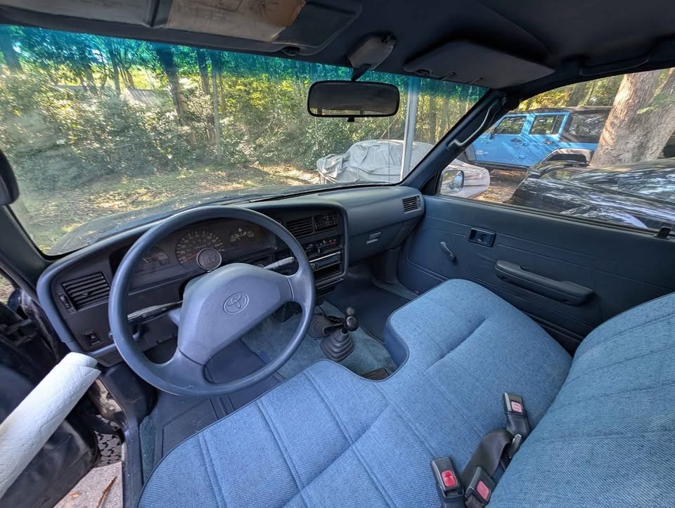 Toyota-Pickup-1993-Standard-Cab-Pickup-5
