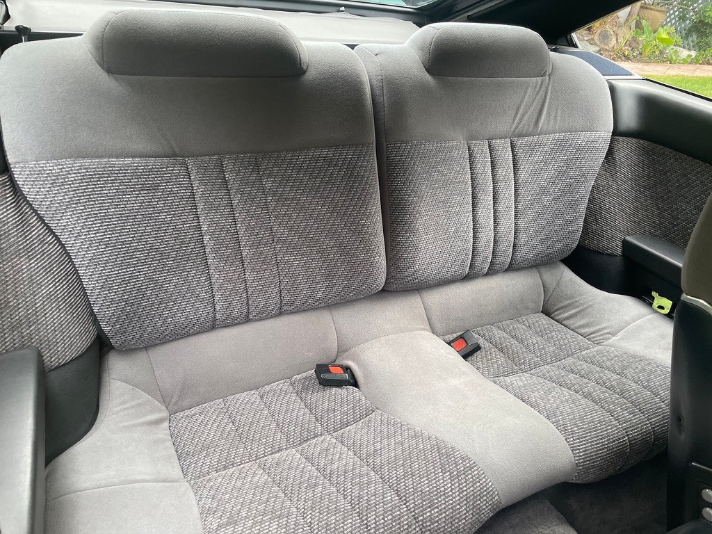 Toyota-Supra-1985-Coupe-19