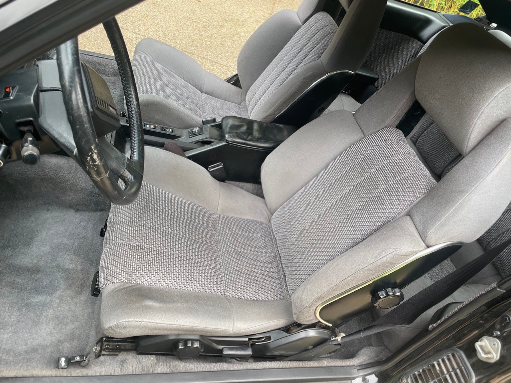 Toyota-Supra-1985-Coupe-21