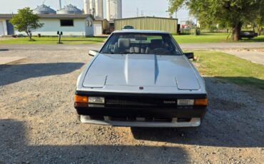 Toyota-Supra-1985-Hatchback-3