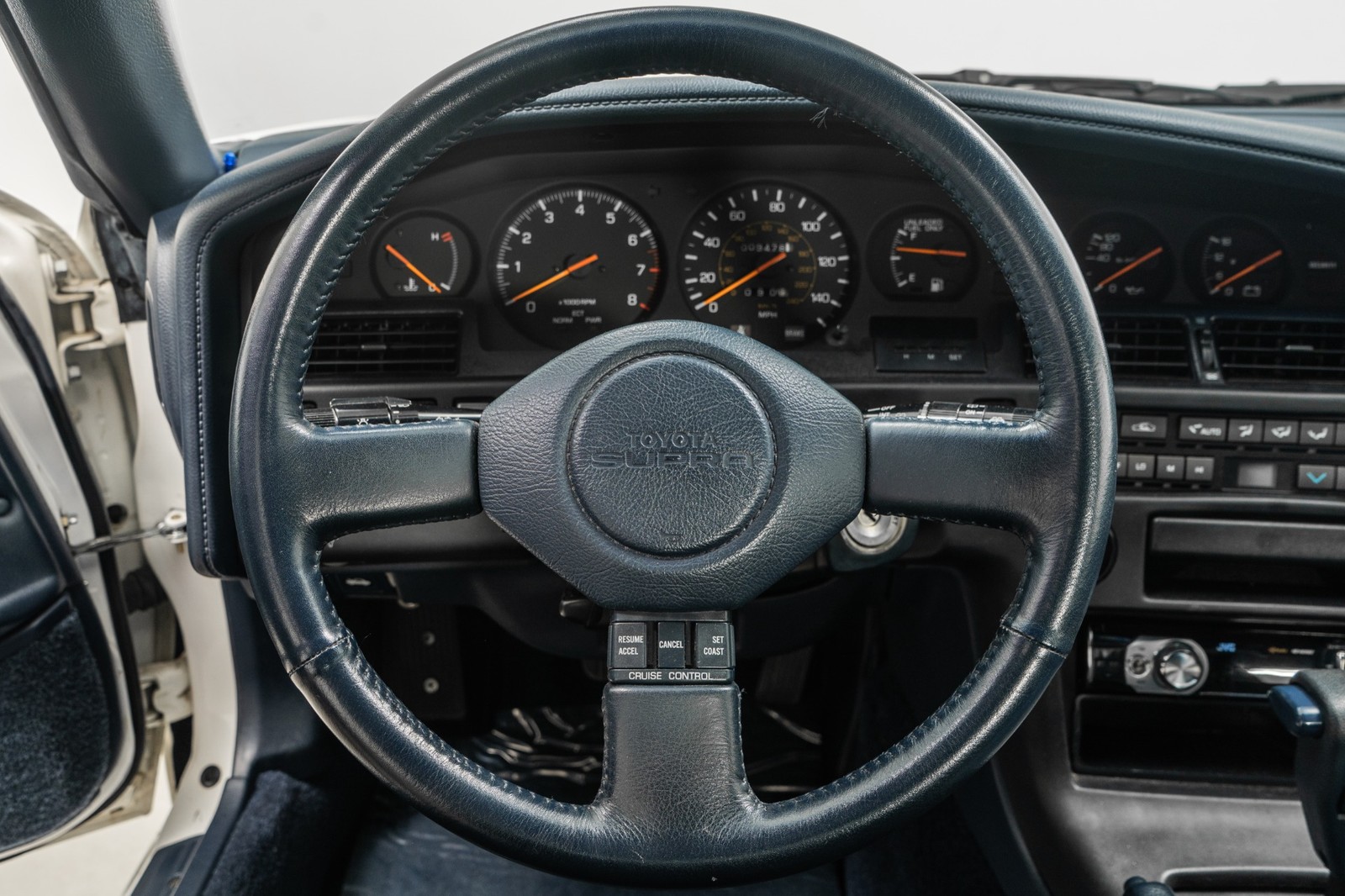 Toyota-Supra-1988-Hatchback-14