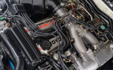 Toyota-Supra-1988-Hatchback-35