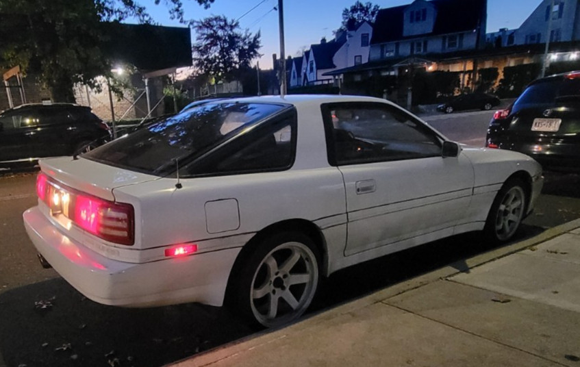 Toyota-Supra-1990-Hatchback-10