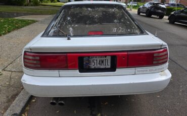 Toyota-Supra-1990-Hatchback-29