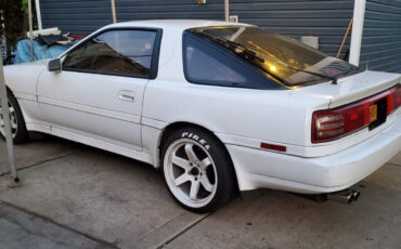 Toyota-Supra-1990-Hatchback-9