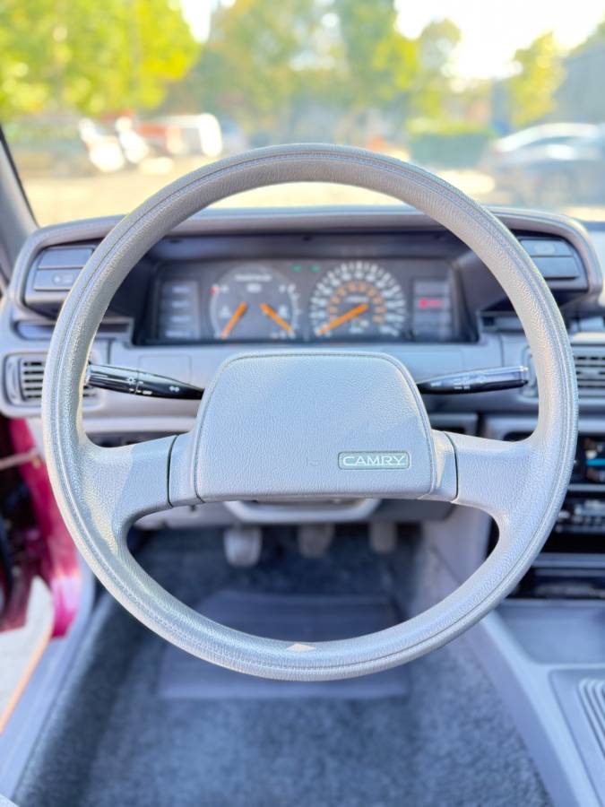 Toyota-camry-1991-5