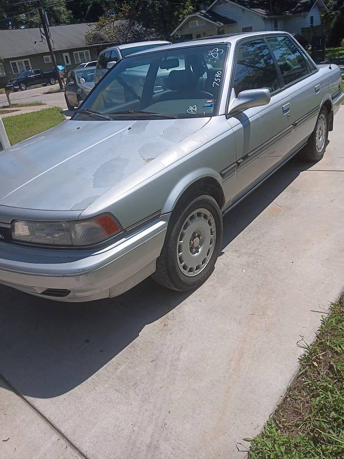 Toyota-camry-1991-silver-1