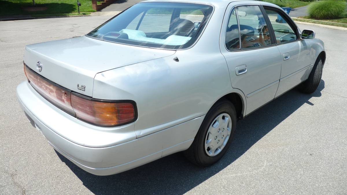 Toyota-camry-1993-grey-5