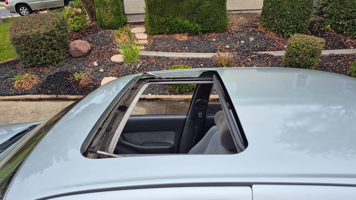 Toyota-camry-le-1985-blue-13