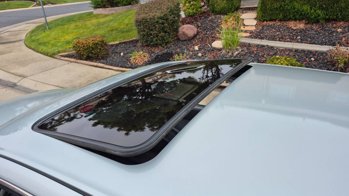 Toyota-camry-le-1985-blue-14