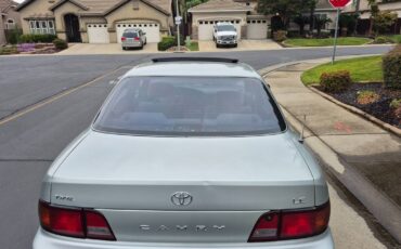 Toyota-camry-le-1985-blue-19