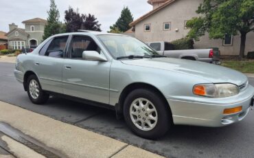 Toyota-camry-le-1985-blue-3
