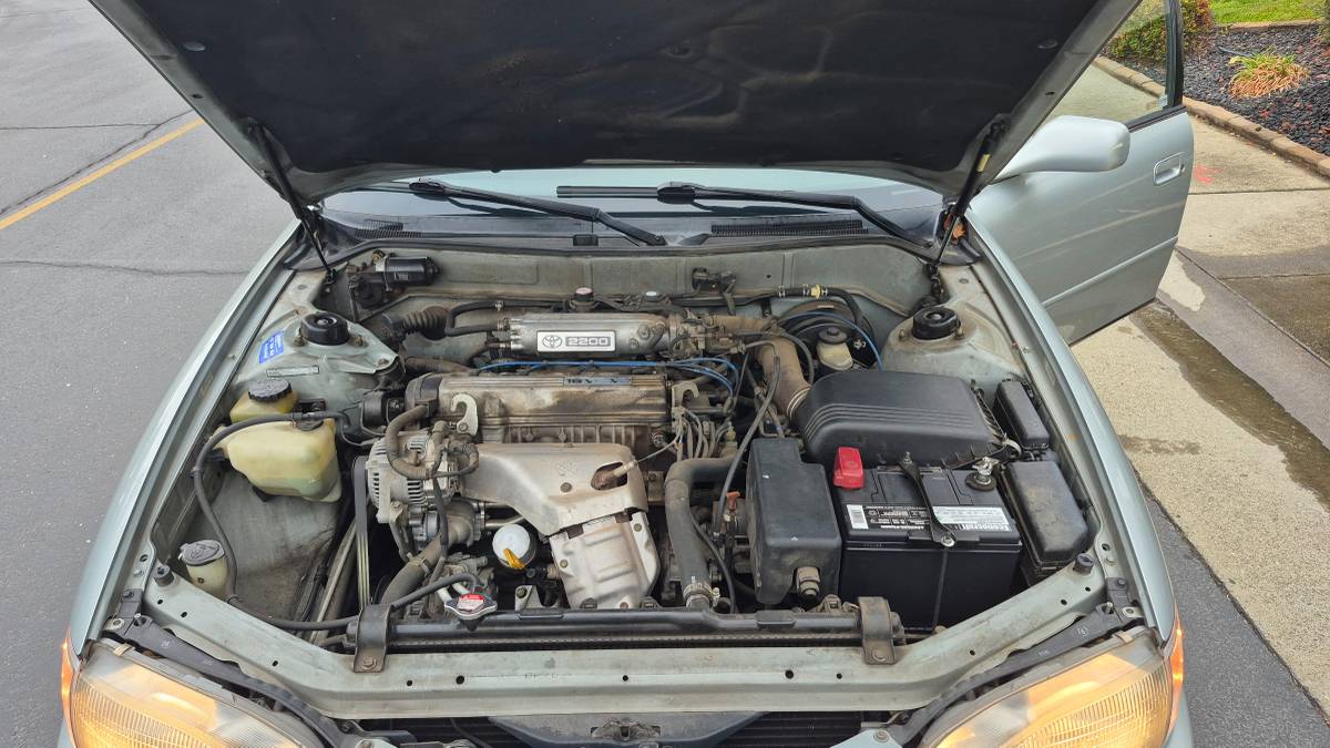 Toyota-camry-le-1985-blue-5