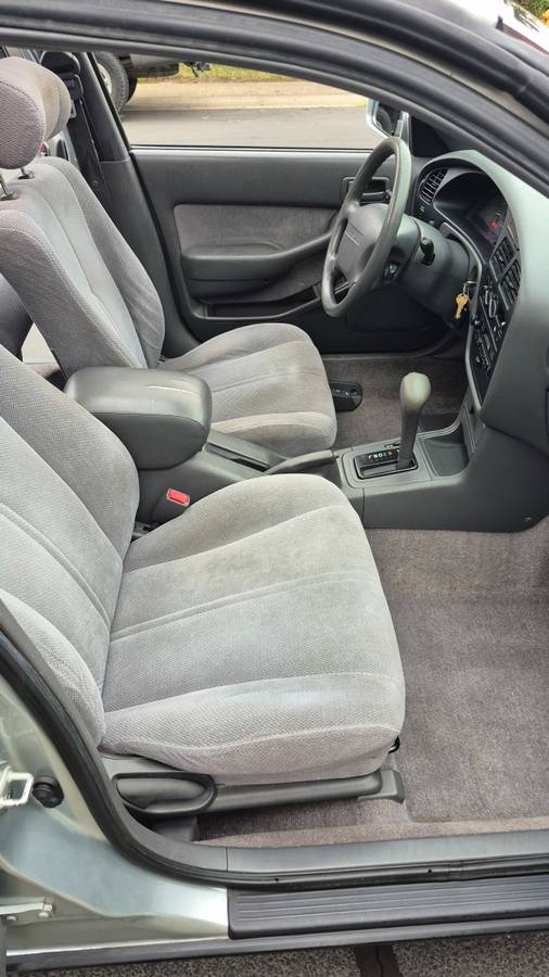 Toyota-camry-le-1985-blue-7