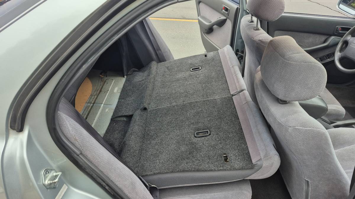 Toyota-camry-le-1985-blue-8