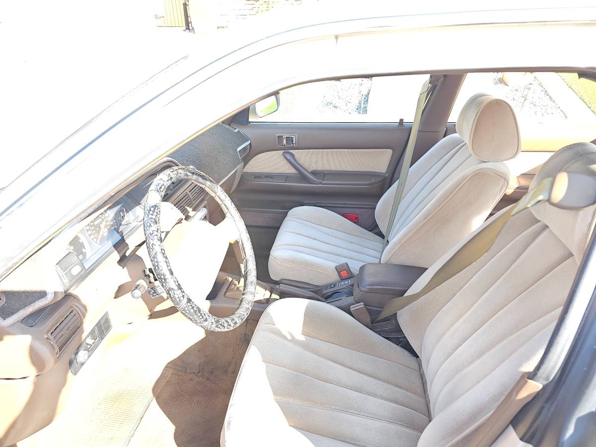 Toyota-camry-le-1991-3