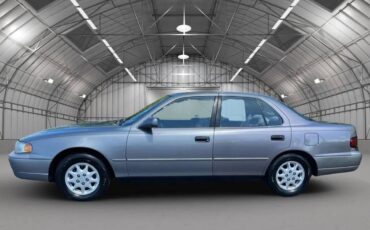 Toyota-camry-le-1995-silver-1