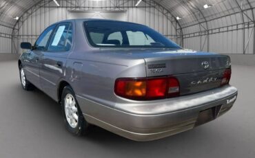 Toyota-camry-le-1995-silver-3