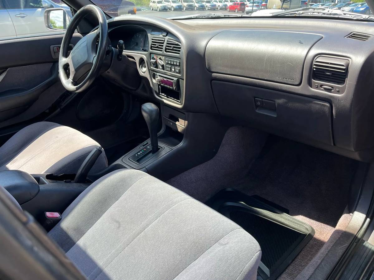 Toyota-camry-le-1995-silver-5
