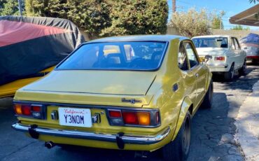 Toyota-corolla-1973-yellow-3
