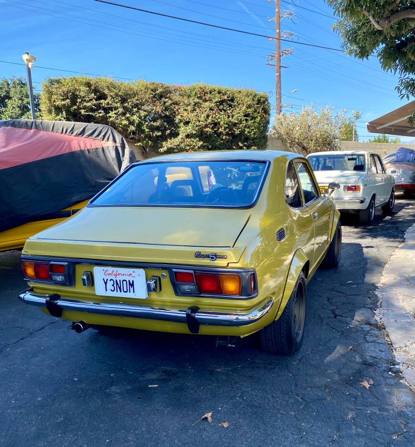 Toyota-corolla-1973-yellow-3