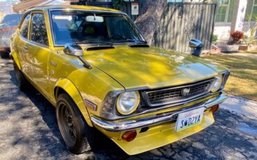 Toyota-corolla-1973-yellow