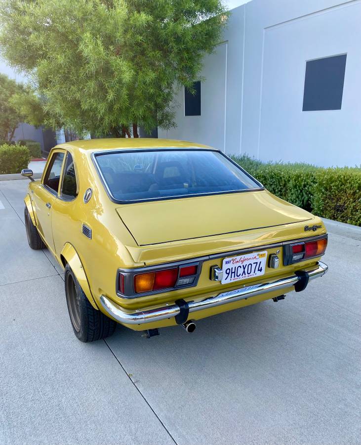 Toyota-corolla-1973-yellow-5