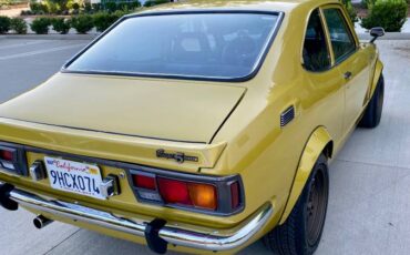 Toyota-corolla-1973-yellow-6