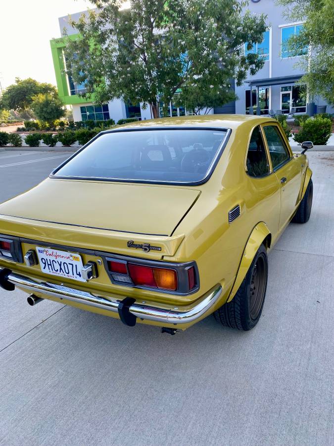 Toyota-corolla-1973-yellow-6