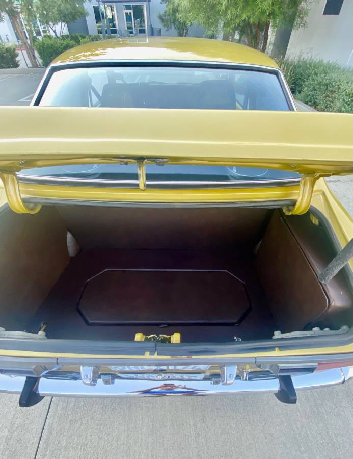 Toyota-corolla-1973-yellow-8