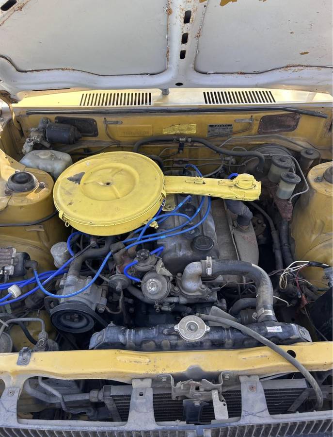Toyota-corolla-1977-yellow-6